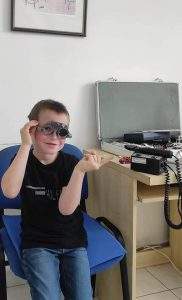Otkrijte optimalno vrijeme za prvi oftalmološki pregled vašeg djeteta i zašto je važno započeti rano.