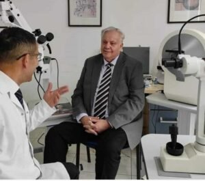 Zlatko-Mesić penzionisani Ministar Ministarstva Pravde i Uprave u posjeti Očnoj Ordinaciji Dr. El-Halabi na Ilidži u redovnom očnom pregledu