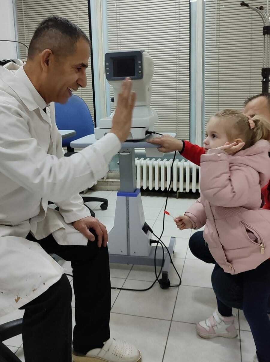 Read more about the article Ekrani i Dječiji Vid: 5 Savjeta kako Zaštititi Okice u Digitalnom Dobu